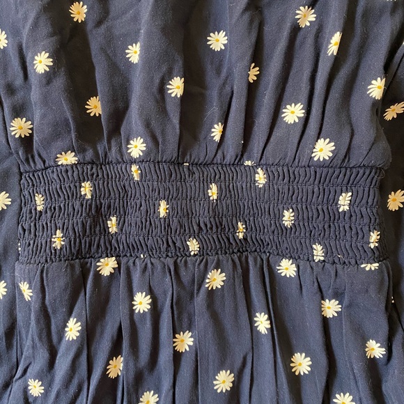 Old Navy Daisy Summer Dress - Picture 6 of 6
